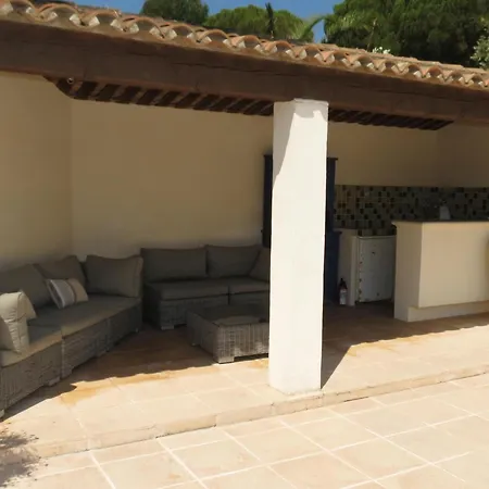 Spacieuse Avec Piscine Privee Et Climatisation A Sainte-maxime, Ideale Pour 10 Personnes - Fr-1-780-16 Villa *