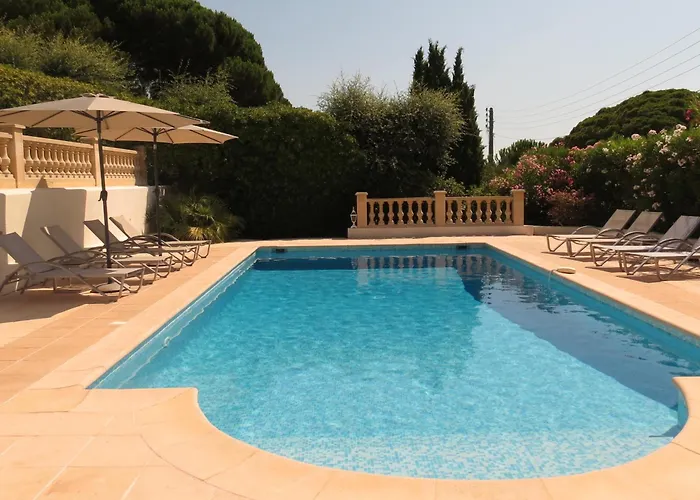 Spacieuse Avec Piscine Privee Et Climatisation A Sainte-maxime, Ideale Pour 10 Personnes - Fr-1-780-16 Villa *