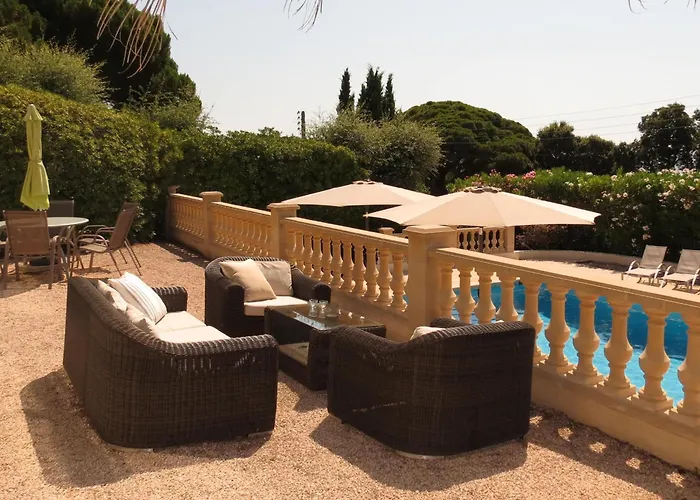 וילה Spacieuse Avec Piscine Privee Et Climatisation A Sainte-maxime, Ideale Pour 10 Personnes - Fr-1-780-16