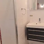 Spacieuse Avec Piscine Privee Et Climatisation A Sainte-maxime, Ideale Pour 10 Personnes - Fr-1-780-16 *