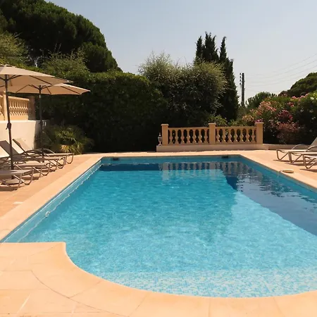 Spacieuse Avec Piscine Privee Et Climatisation A Sainte-maxime, Ideale Pour 10 Personnes - Fr-1-780-16 Villa *