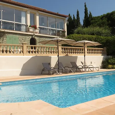 Spacieuse Avec Piscine Privee Et Climatisation A Sainte-maxime, Ideale Pour 10 Personnes - Fr-1-780-16 *